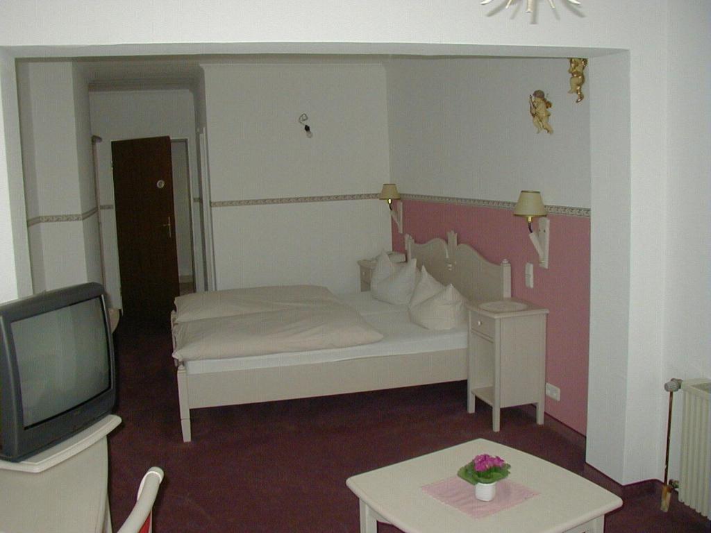 Hotel Schlossgarten Gladenbach Room photo